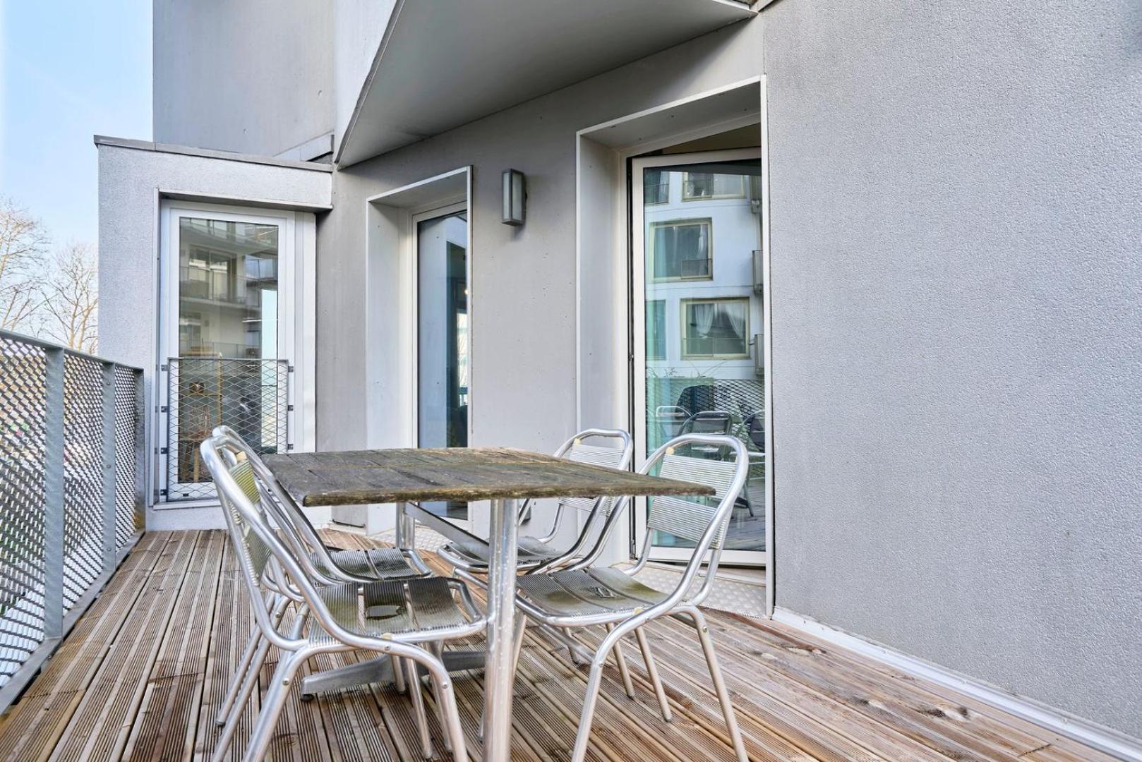 Proche Metro & 2 Balcons + Parking * Rijsel