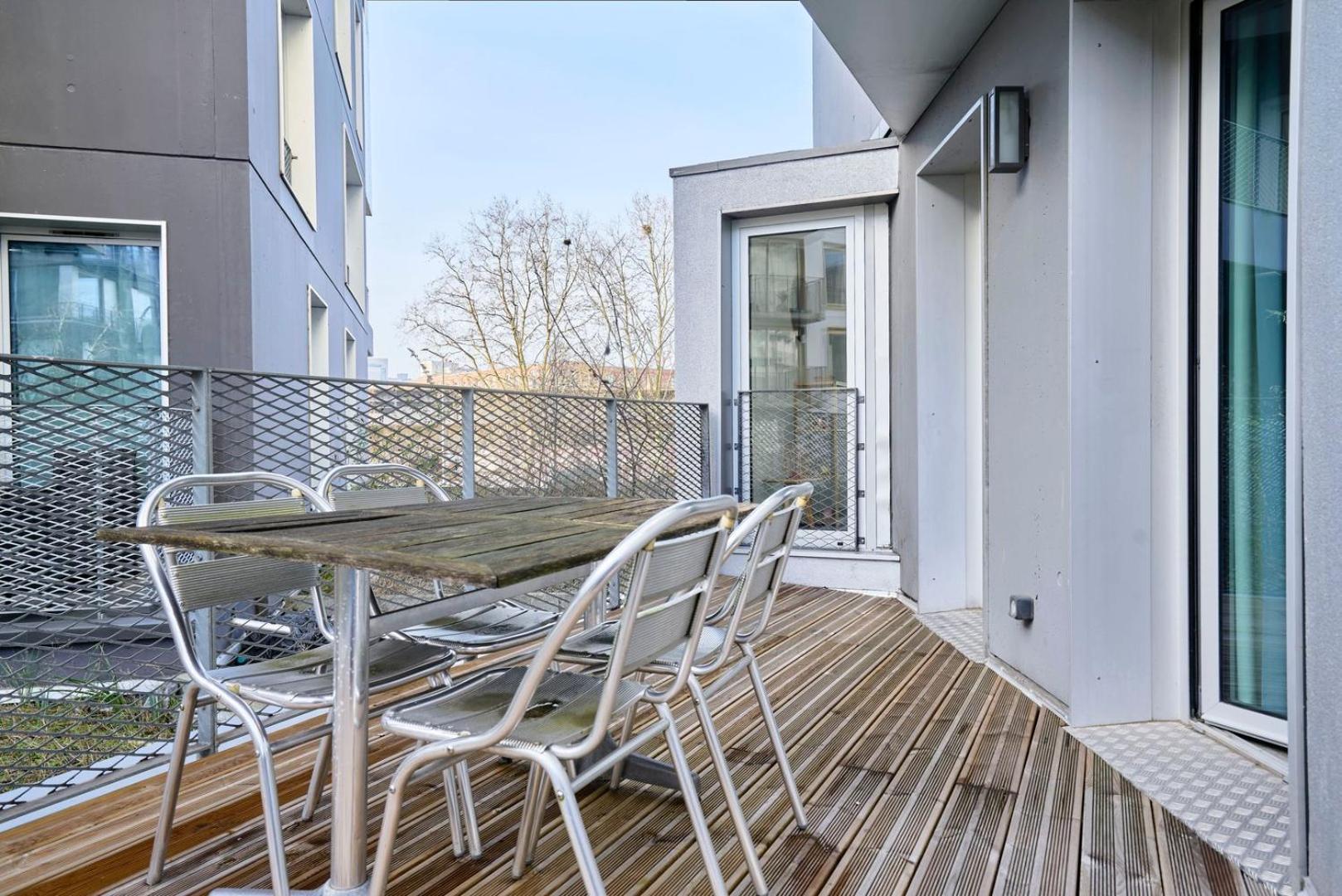 Proche Metro & 2 Balcons + Parking Appartement Rijsel