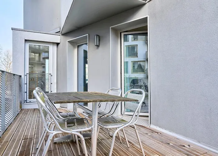 Appartement Proche Metro & 2 Balcons + Parking