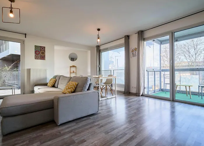 Appartement Proche Metro & 2 Balcons + Parking