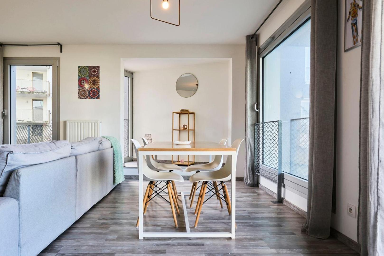 Apartment Proche Metro & 2 Balcons + Parking Lille